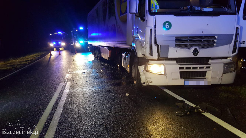 Zderzenie ciężarówki z osobówką na DK-20 ZDJĘCIA