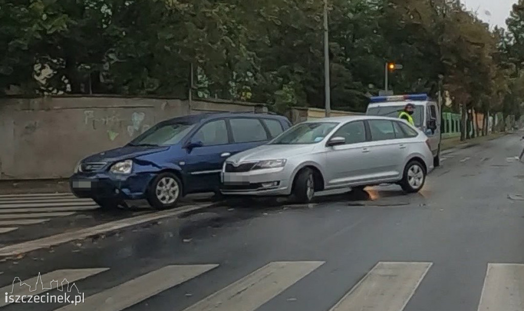 Stłuczka na skrzyżowaniu Polnej z Myśliwską