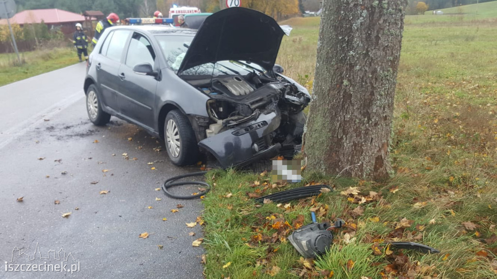 Mokro i ślisko na drogach. Dwa niebezpieczne zdarzenia ZDJĘCIA        