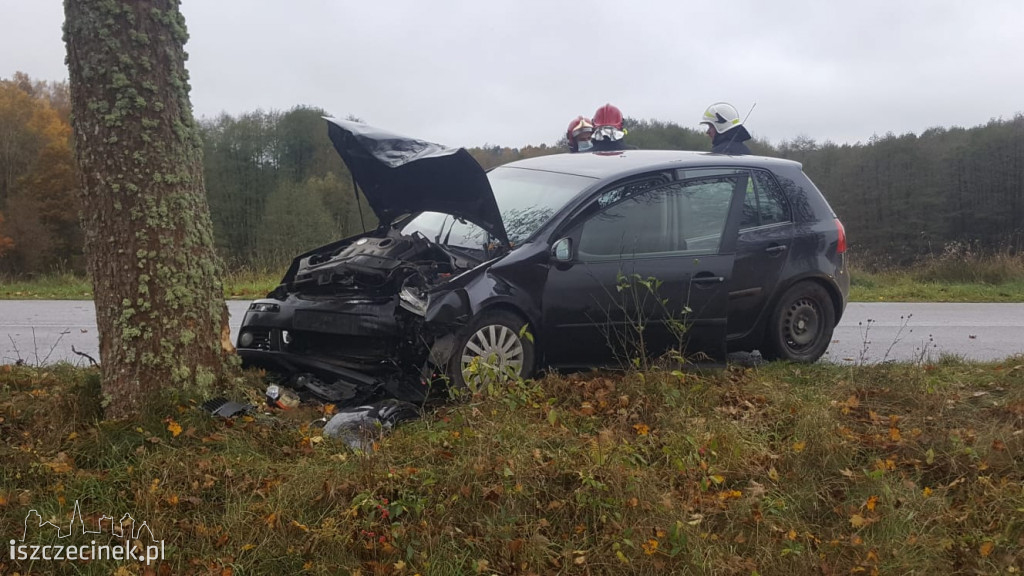 Mokro i ślisko na drogach. Dwa niebezpieczne zdarzenia ZDJĘCIA        