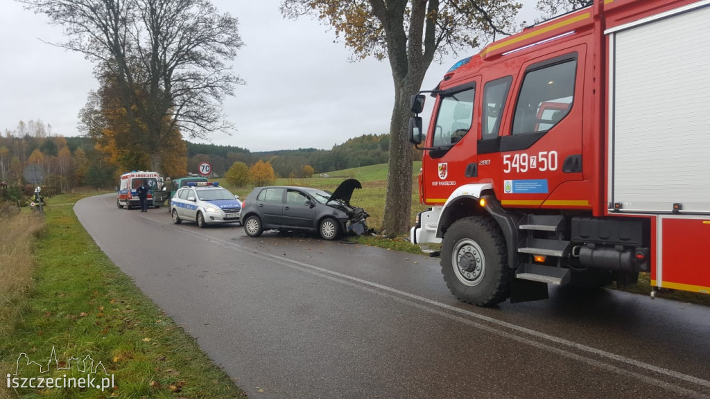 Mokro i ślisko na drogach. Dwa niebezpieczne zdarzenia ZDJĘCIA        