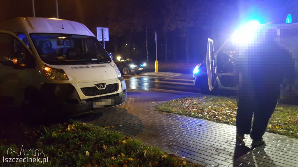 Wypadek na pasach. Kierowca busa nie zauważył pieszej
