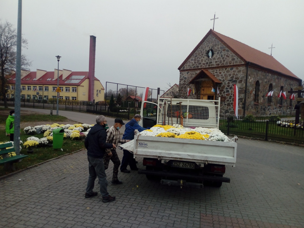 Akcja chryzantemy w gminie Borne Sulinowo. Zobaczcie pomysły mieszkańców