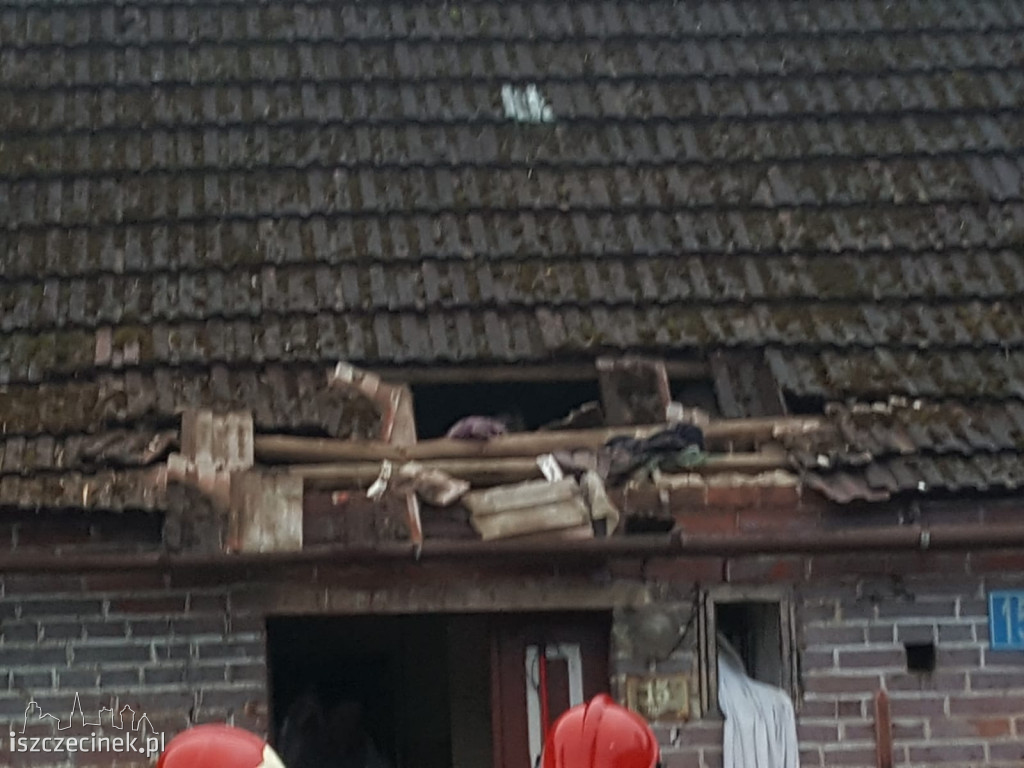 GMINA BARWICE. Wybuch butli z gazem. W domu były trzy osoby
