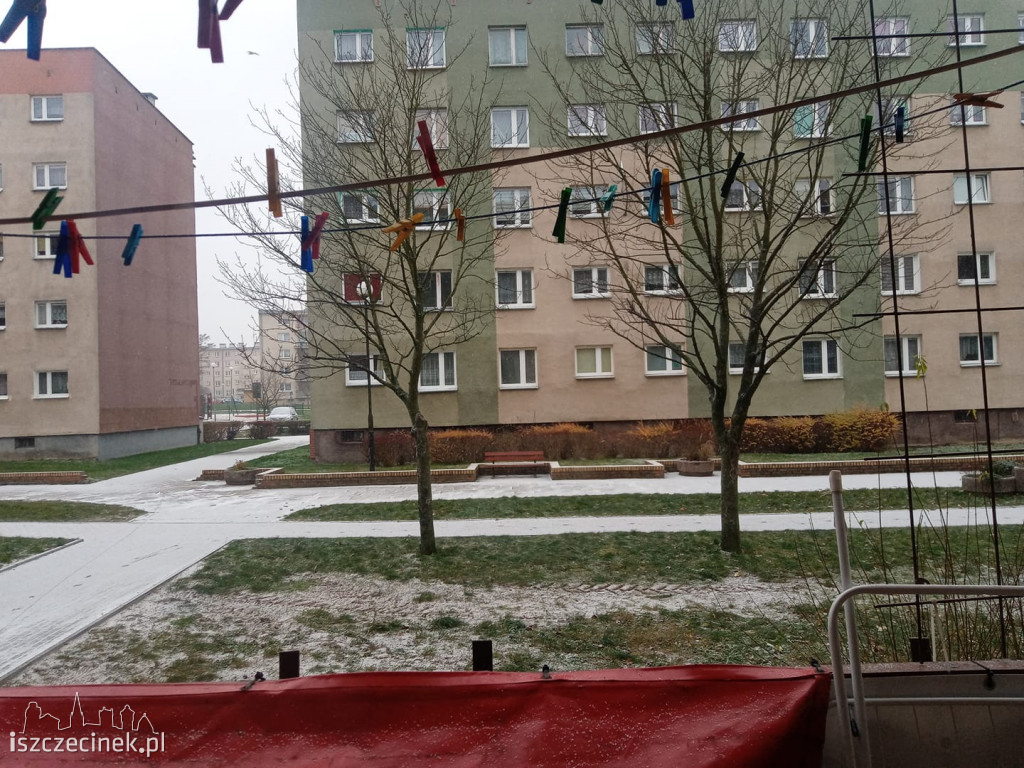 Sypnęło śniegiem w Szczecinku. Jak długo popada? ZDJĘCIA CZYTELNIKÓW