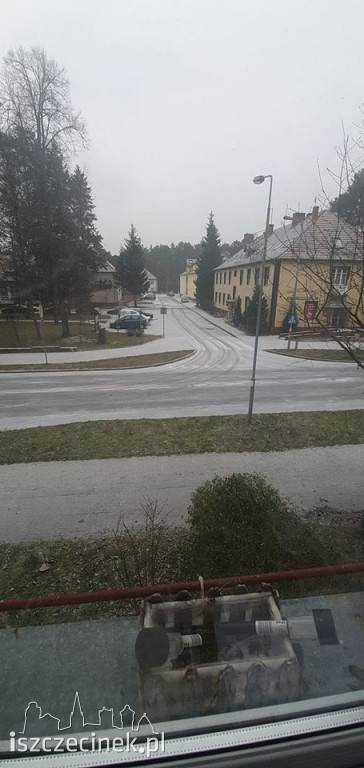Sypnęło śniegiem w Szczecinku. Jak długo popada? ZDJĘCIA CZYTELNIKÓW