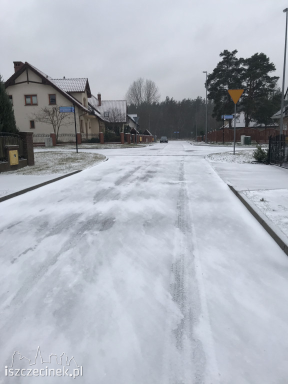 Sypnęło śniegiem w Szczecinku. Jak długo popada? ZDJĘCIA CZYTELNIKÓW