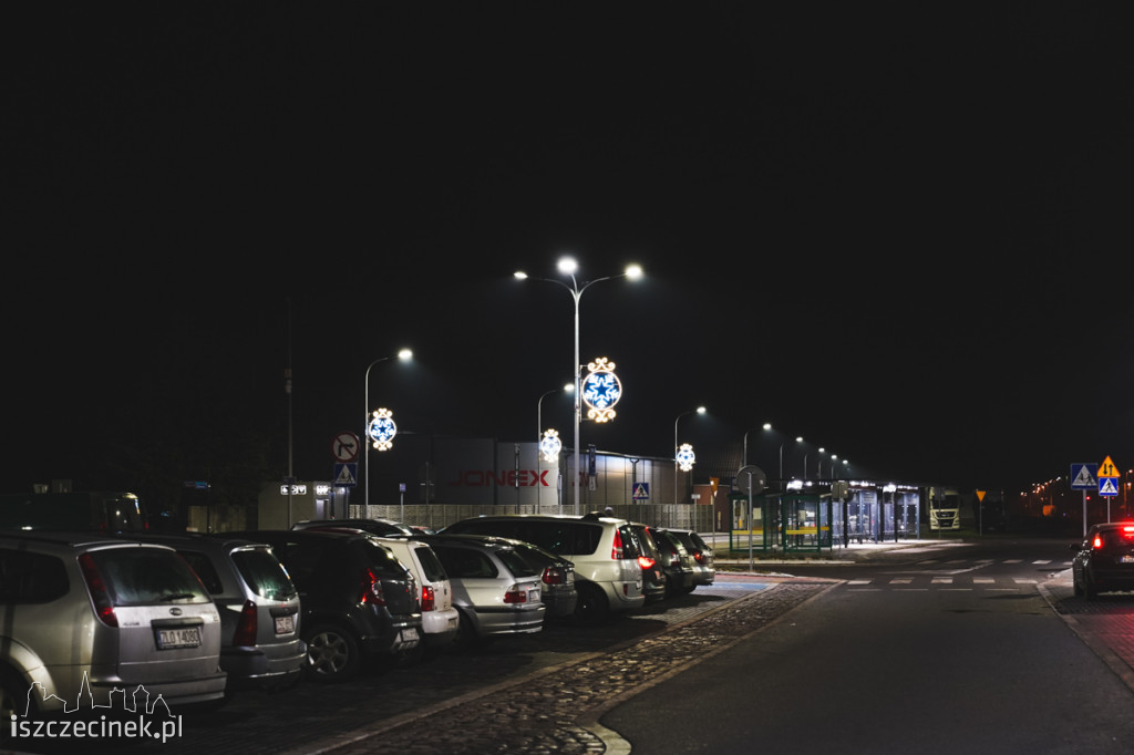 Szczecinek wystrojony na Boże Narodzenie. Świąteczny klimat czuć już na ulicach miasta