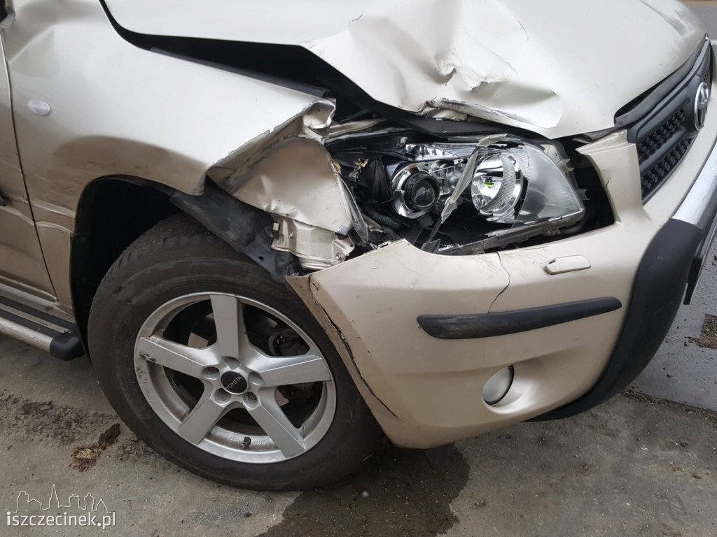 Czarny piątek na drogach. Wypadek za wypadkiem ZDJĘCIA