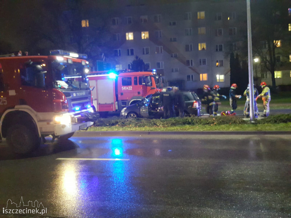 Poważny wypadek w centrum Szczecinka. Pieszy potrącony przez taksówkę