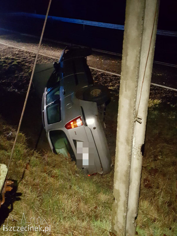 Po pijanemu wsiadł za kierownicę. Daleko nie zajechał...