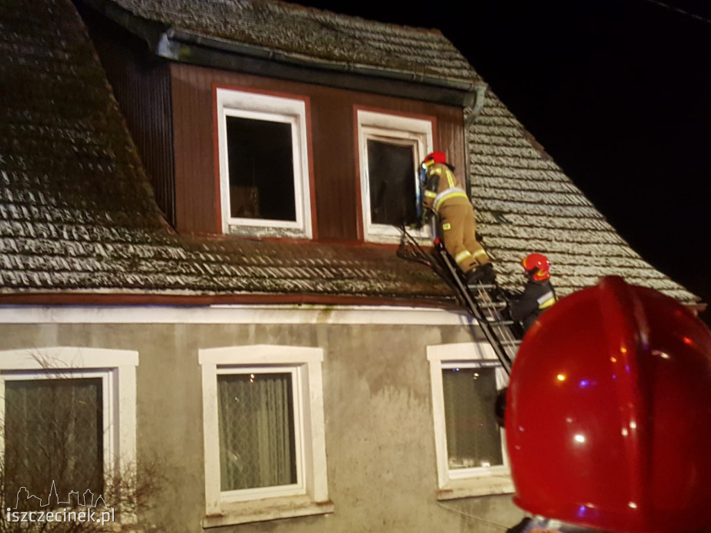 Tragiczny pożar domu w Juchowie. Znaleziono częściowo zwęglone zwłoki! [WIDEO]