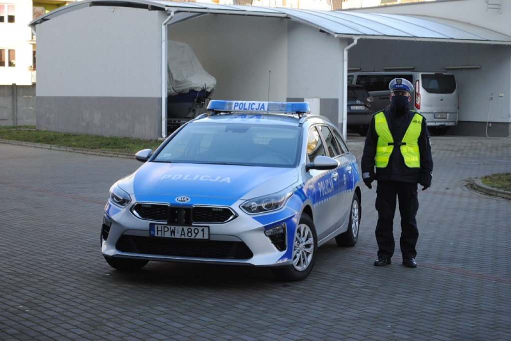 Szczecineccy policjanci dostali nowe radiowozy. To Kia i VW