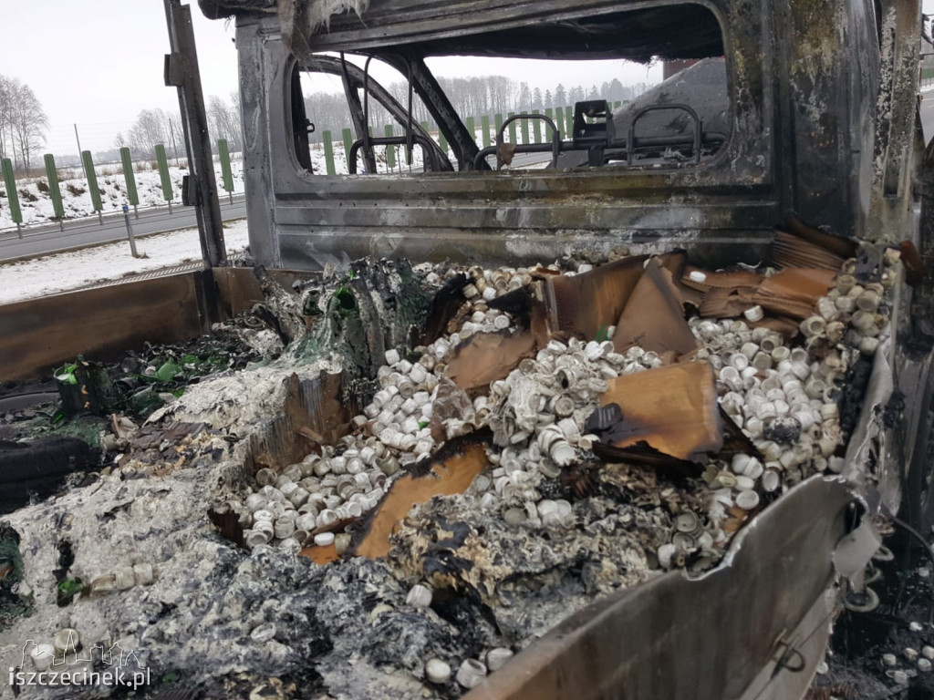 Pożar samochodu dostawczego na obwodnicy Szczecinka S-11
