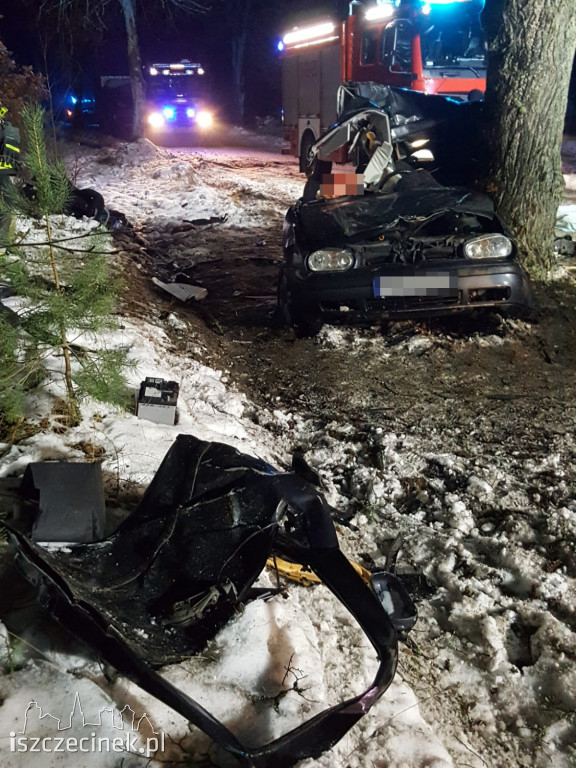 Tragiczny wypadek w gm. Borne Sulinowo. Samochód uderzył w drzewo. Zginął kierowca