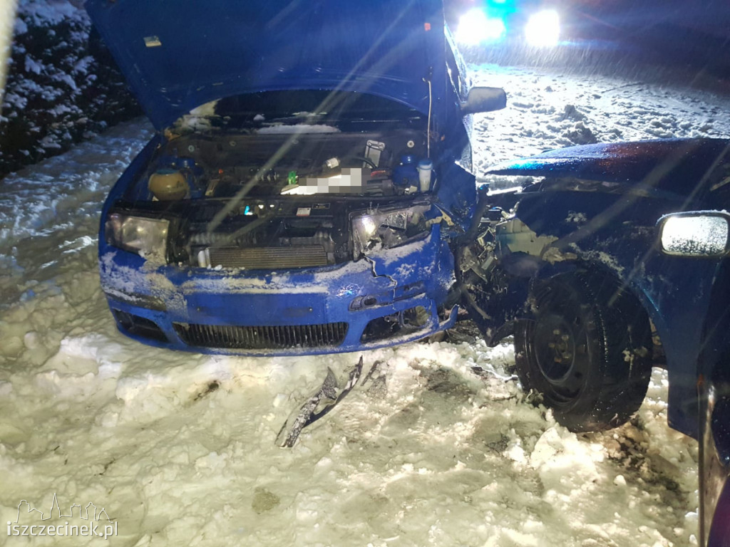 Wypadek w Jeleniu. Zderzenie dwóch samochodów