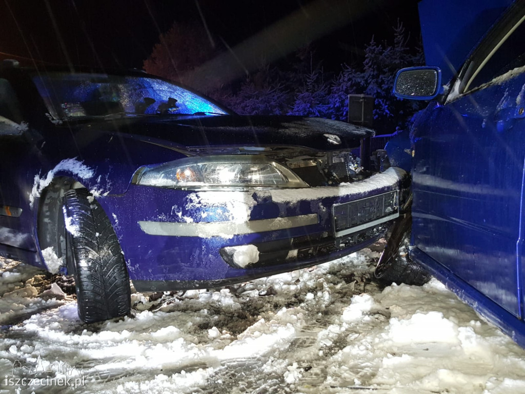 Wypadek w Jeleniu. Zderzenie dwóch samochodów
