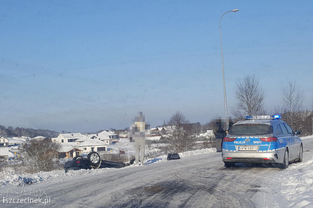Na Świątkach dachował Lexus