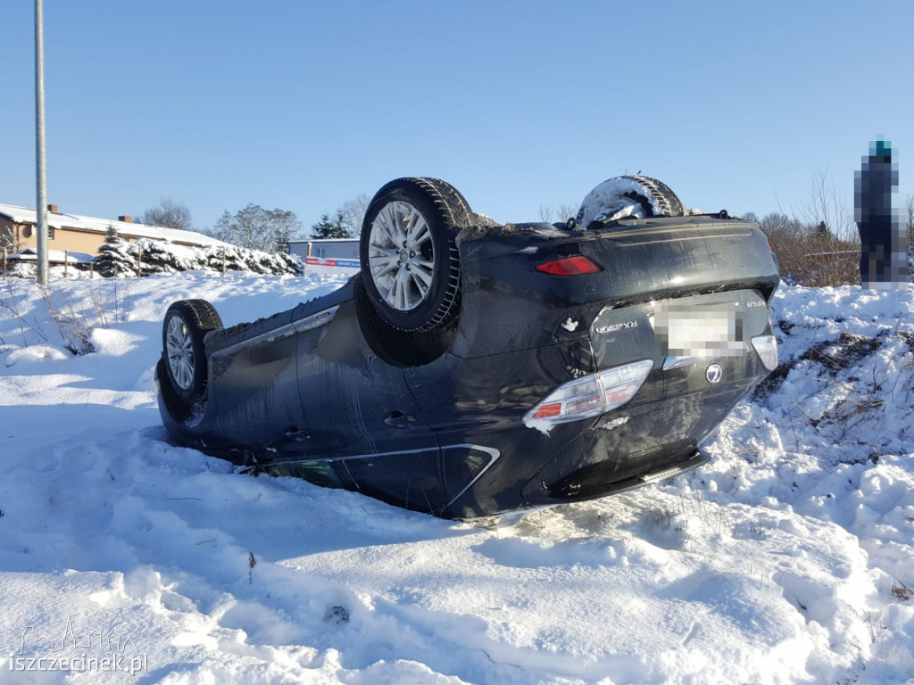 Na Świątkach dachował Lexus