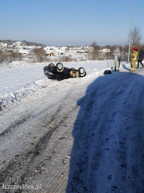 Na Świątkach dachował Lexus