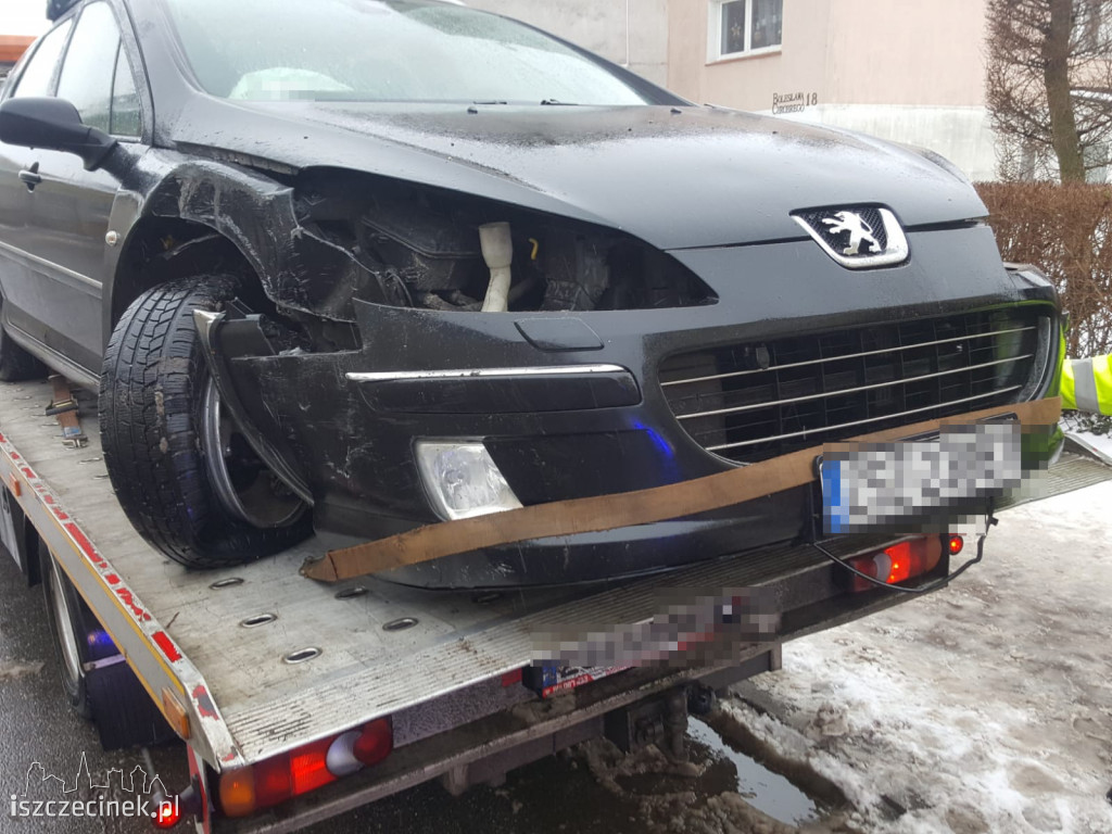 Stłuczka w centrum Barwic. Trzy samochody rozbite