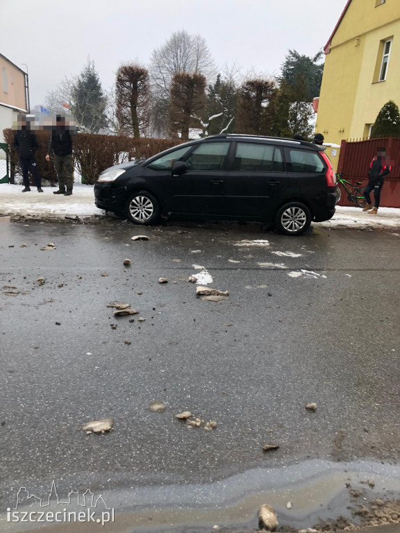 Stłuczka w centrum Barwic. Trzy samochody rozbite