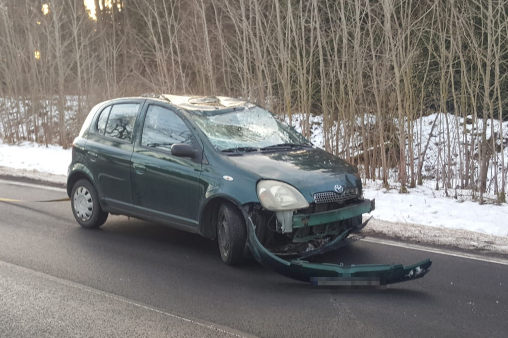 Szklanka na drodze. Samochody lądowały na dachach