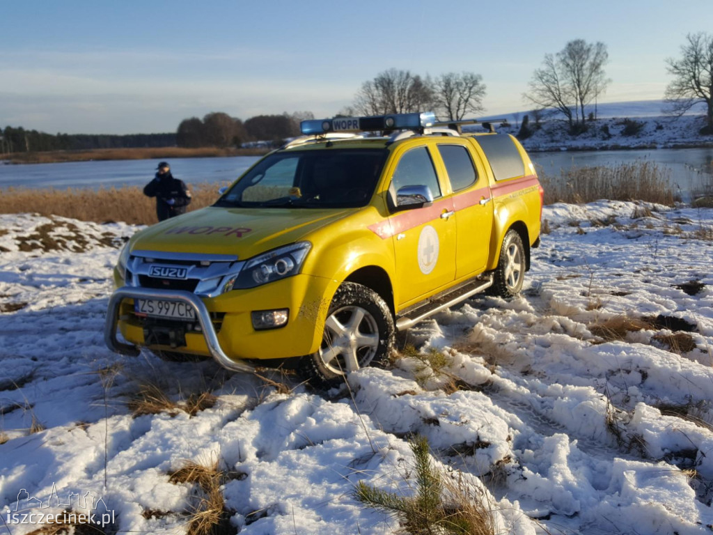 Pod wędkarzem załamał się lód. Tragedia pod Białym Borem.