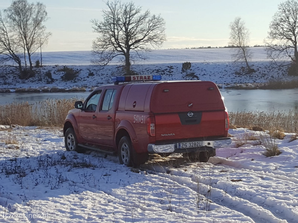 Pod wędkarzem załamał się lód. Tragedia pod Białym Borem.