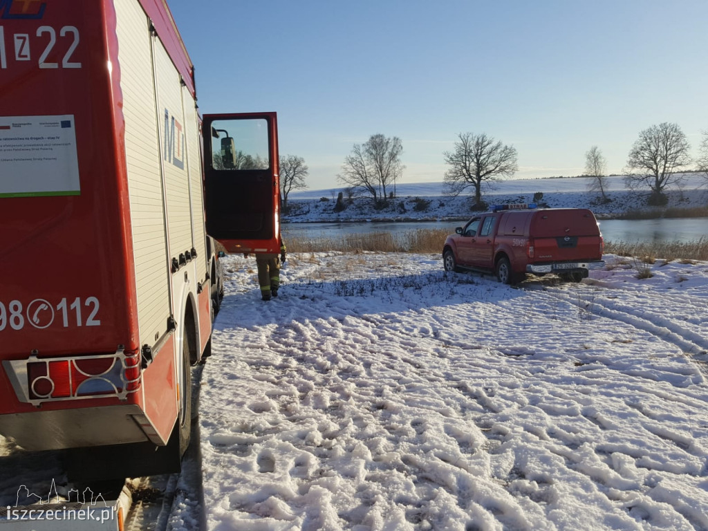 Pod wędkarzem załamał się lód. Tragedia pod Białym Borem.