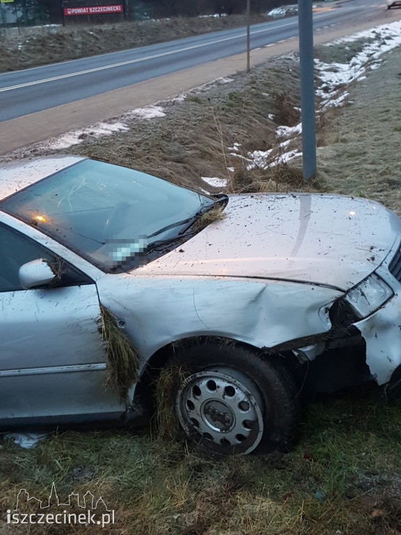 Audi w rowie. Gdzie jest kierowca?