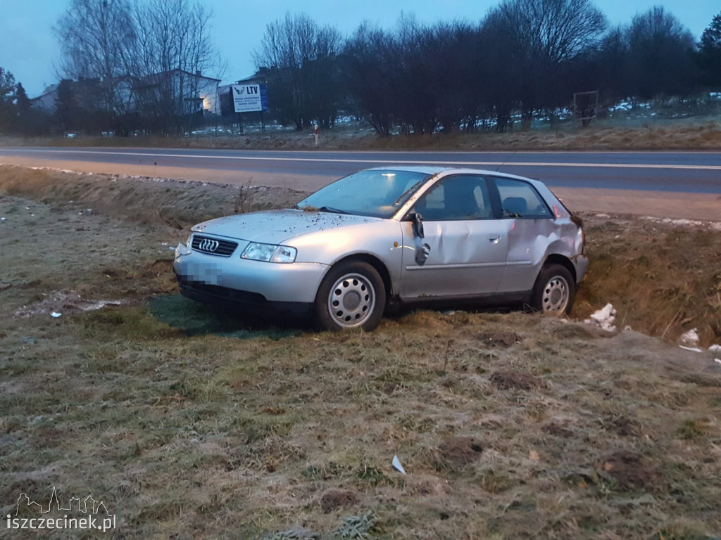 Audi w rowie. Gdzie jest kierowca?