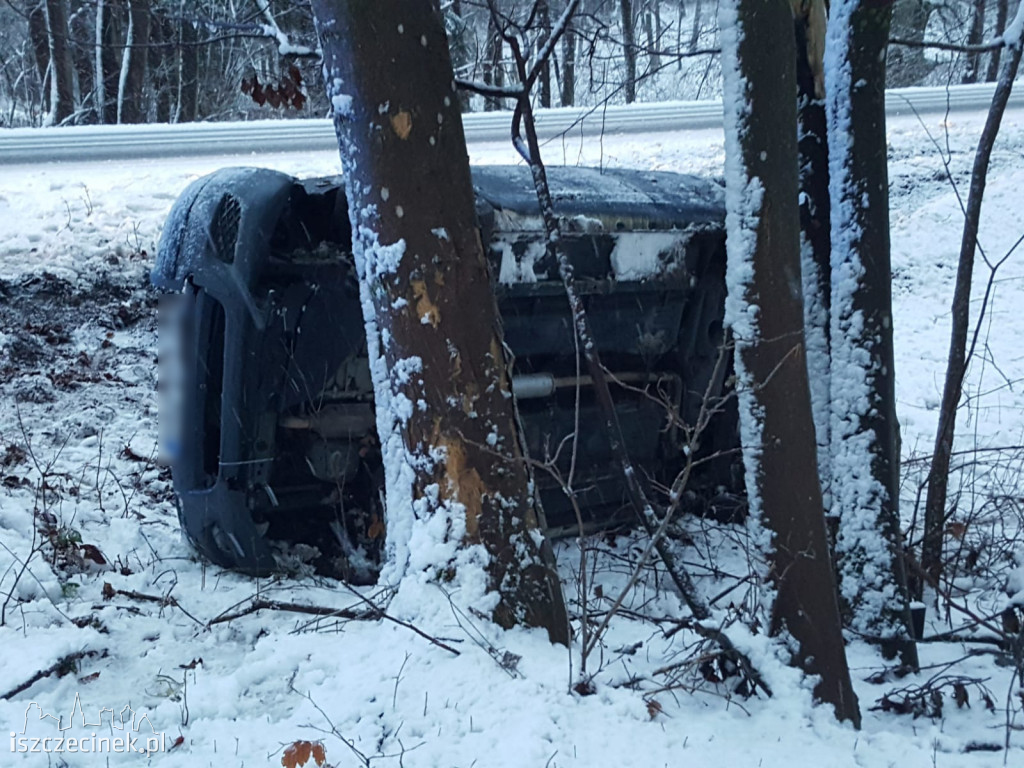 Zima nie daje za wygraną. Fatalne warunki na drogach. Seria kolizji
