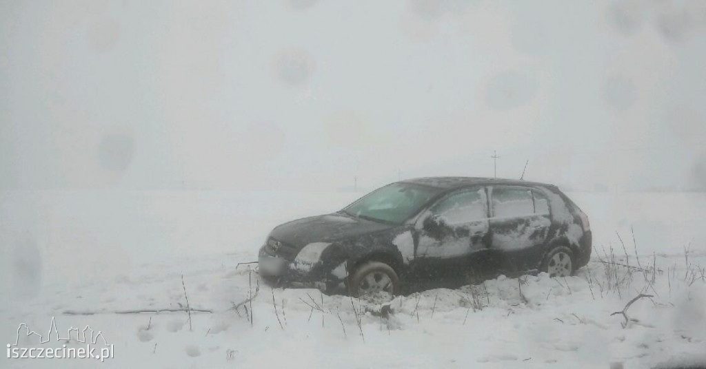 Zima nie daje za wygraną. Fatalne warunki na drogach. Seria kolizji