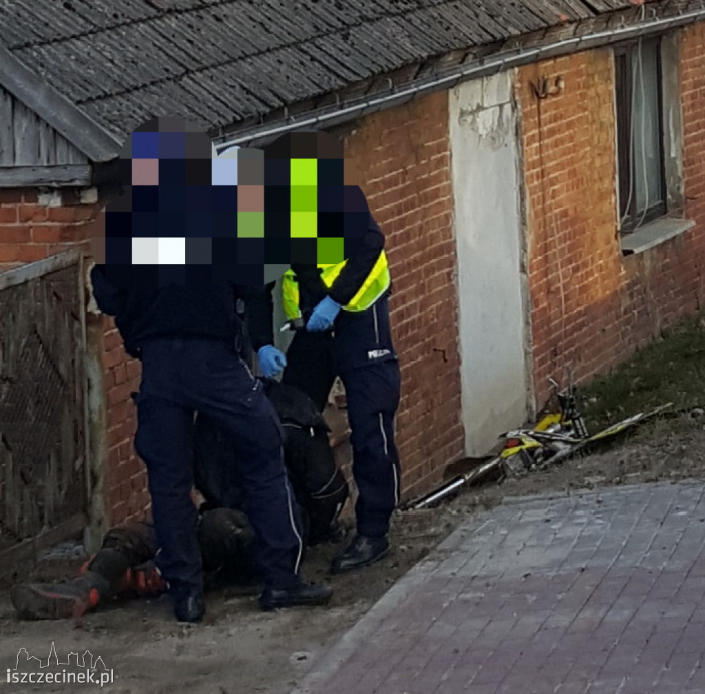 Po alkoholu nie opanował motocykla. Podczas zatrzymania był agresywny
