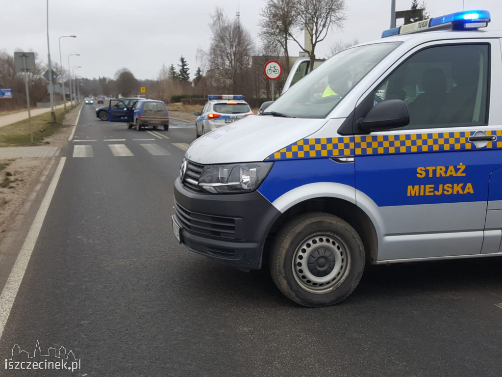 Po pijanemu uderzył w lampę i uciekł. Na miejsce przysłał swojego kolegę