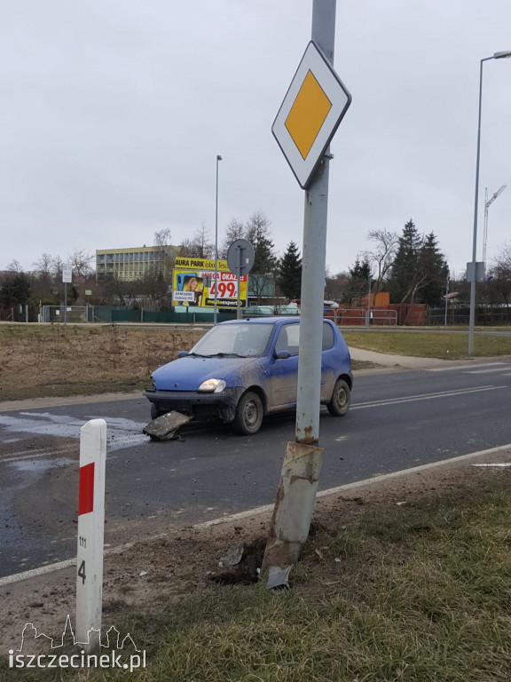 Po pijanemu uderzył w lampę i uciekł. Na miejsce przysłał swojego kolegę