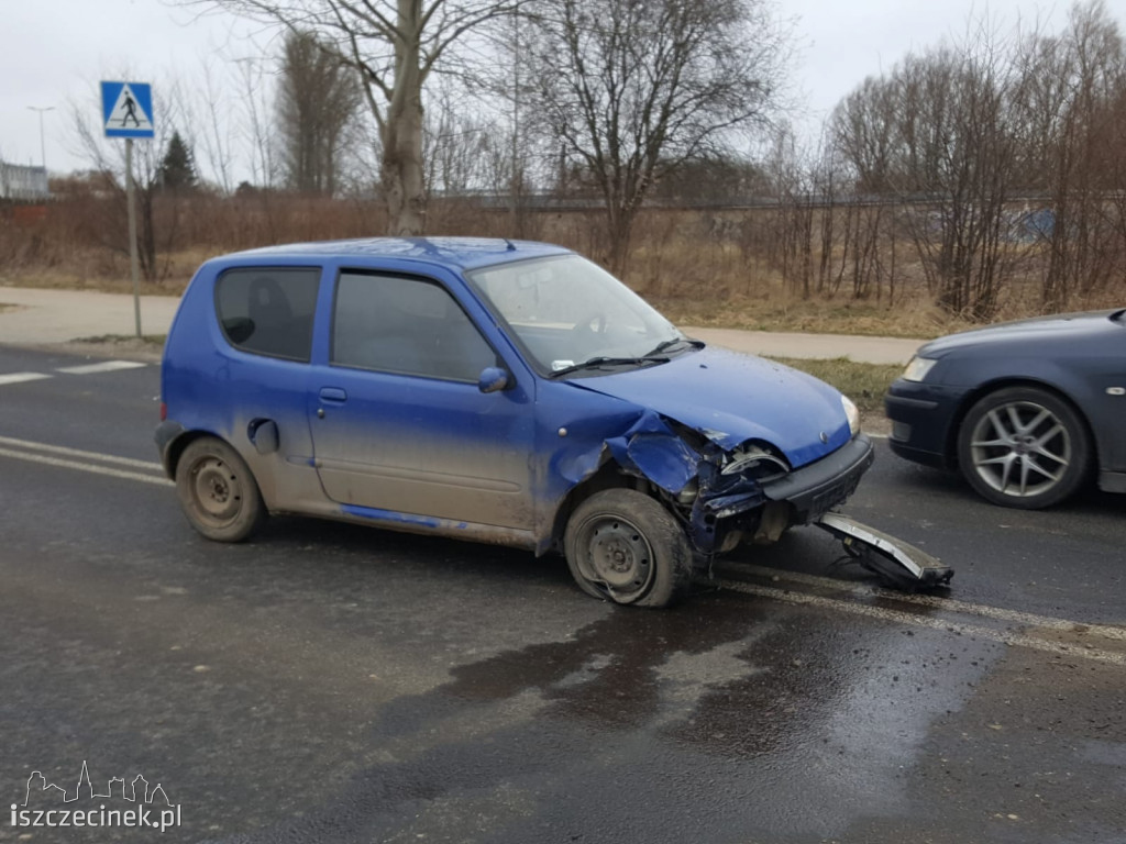 Po pijanemu uderzył w lampę i uciekł. Na miejsce przysłał swojego kolegę