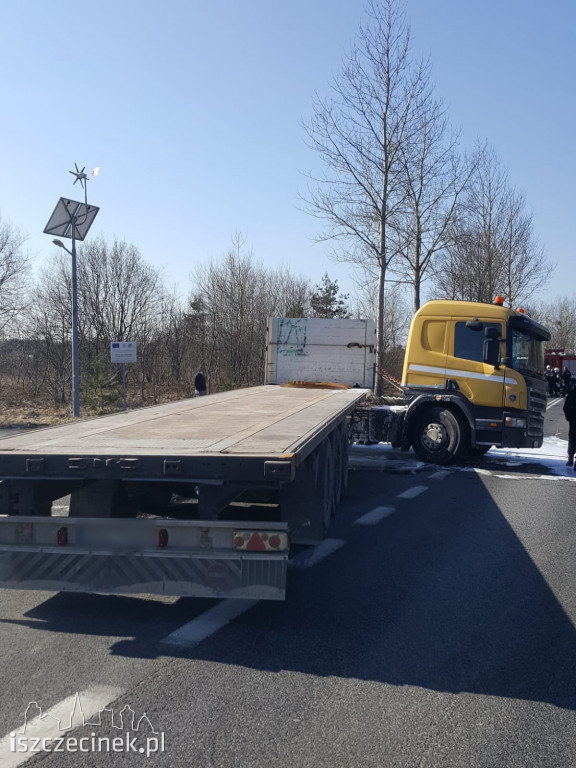 Zderzenie busa z ciężarówką na DK-20 w Białym Borze ZDJĘCIA