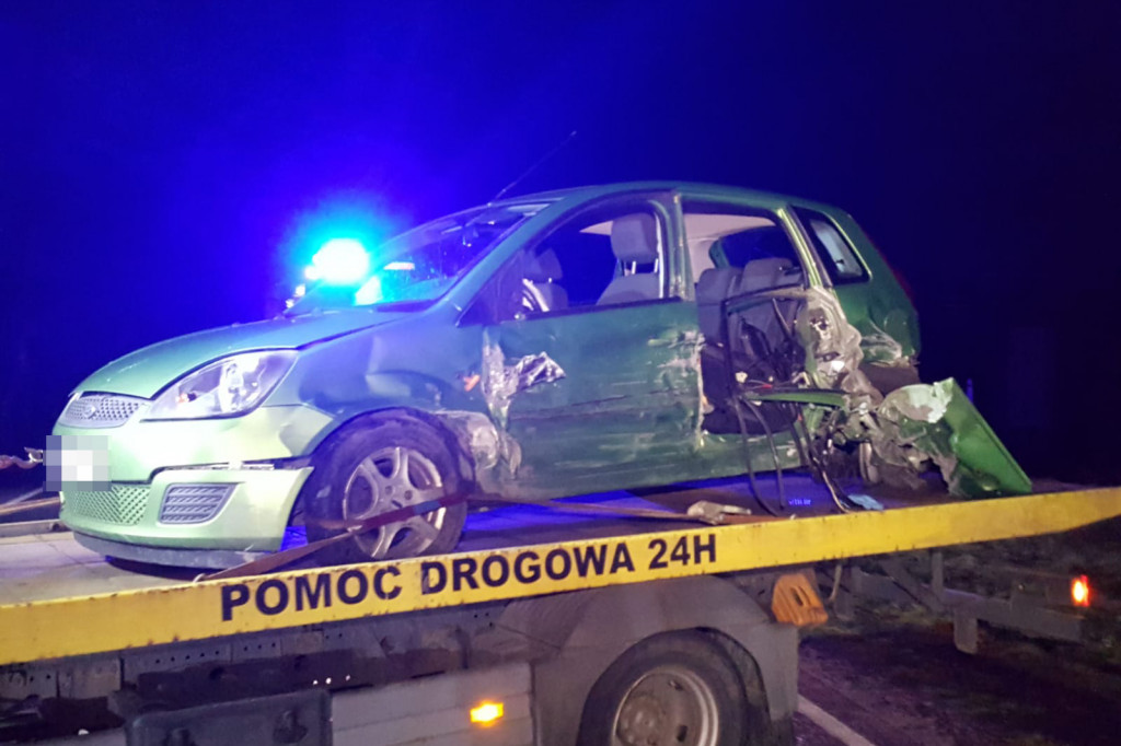 Kolizja pod Turowem. Trzy samochody rozbite