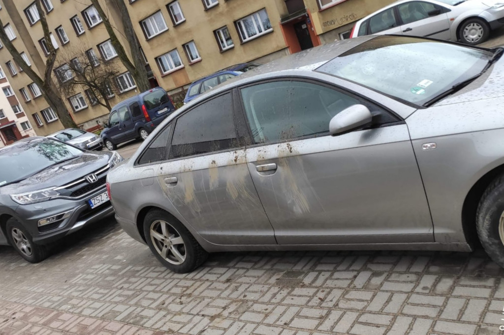 Szalał po marihuanie. Zniszczył 5 samochodów