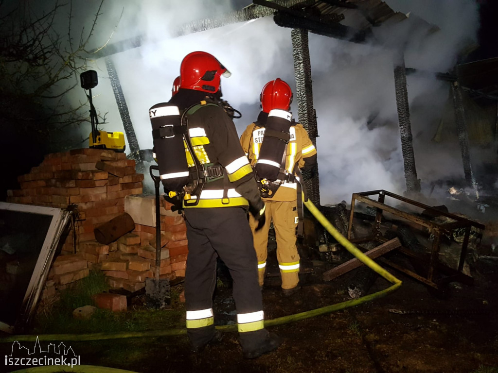 Nocny pożar w Gwdzie Wielkiej. Pięć jednostek straży pożarnej w akcji