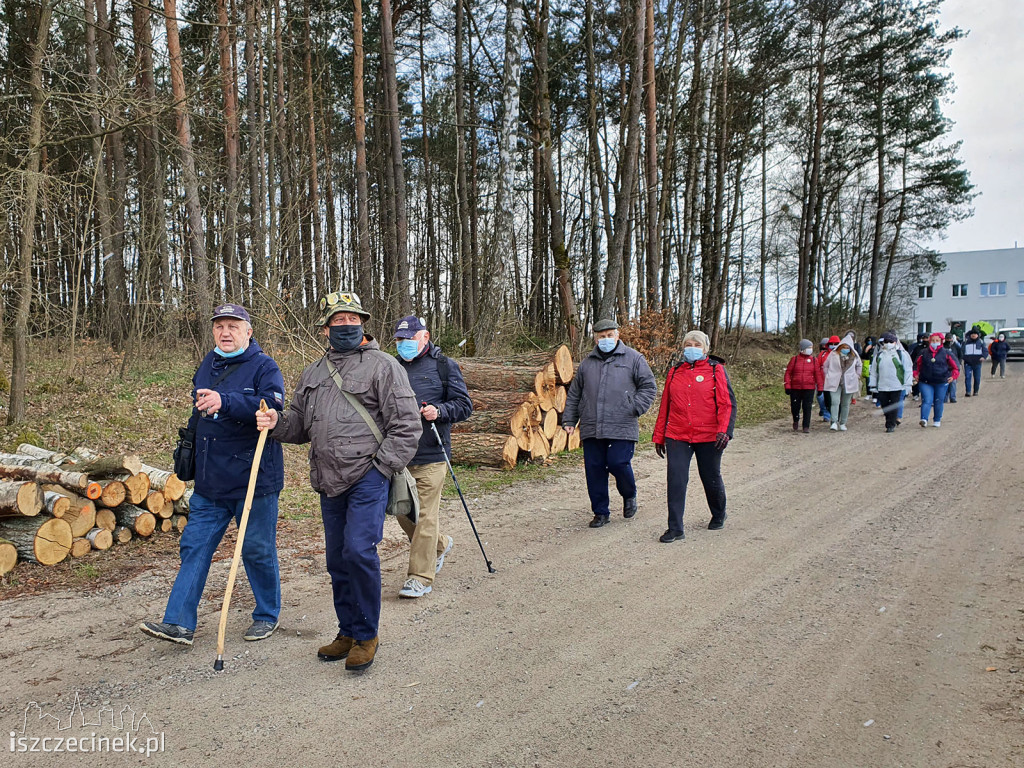 Poprzez 