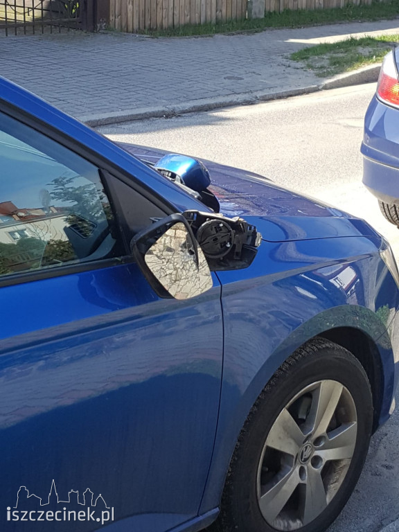 Nocny rajd wandali ulicami Szczecinka. Zniszczone samochody, przystanek i elewacje