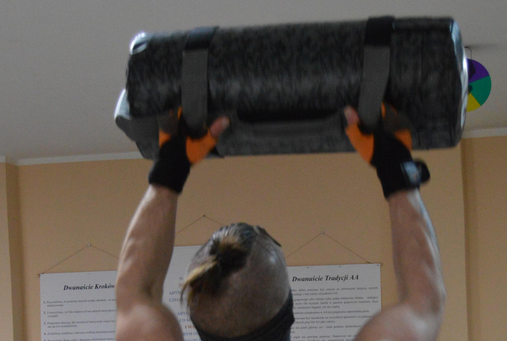 Crossfitowcy zza krat. Zdrowo i sportowo
