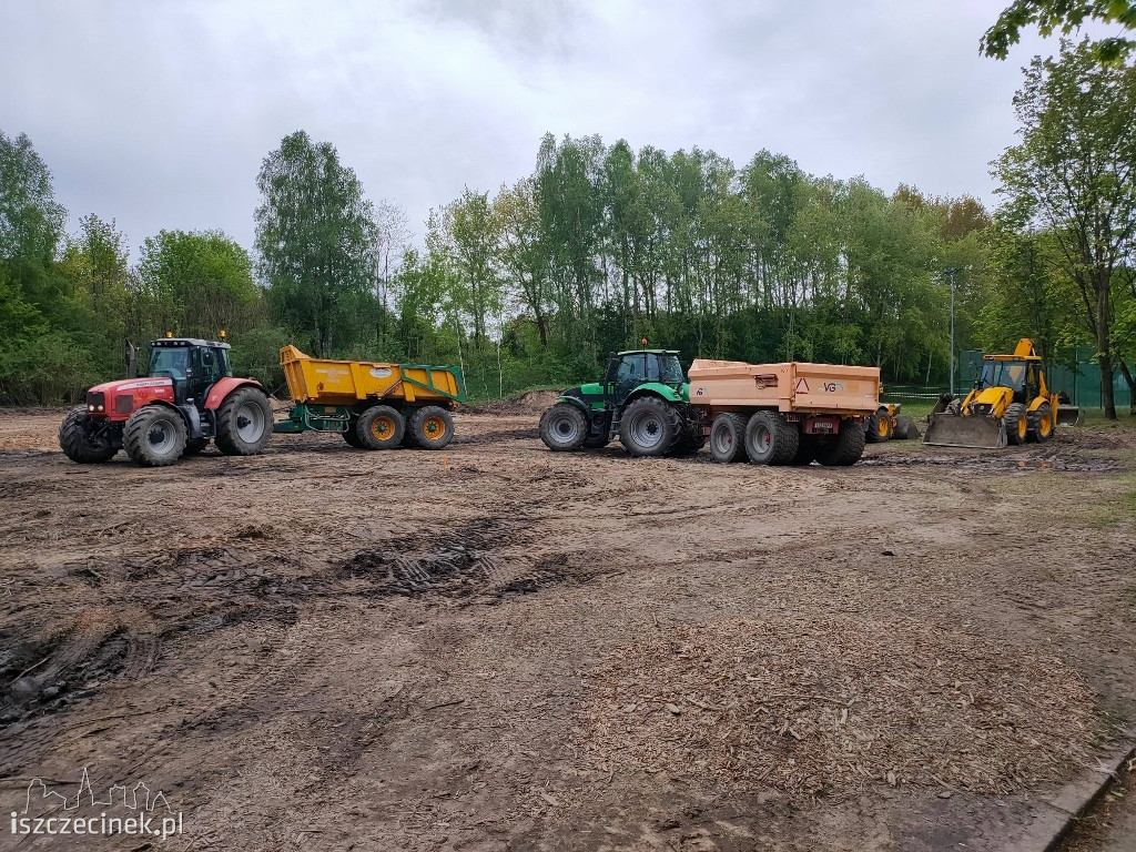 Trwają prace związane z budową hali sportowej przy 