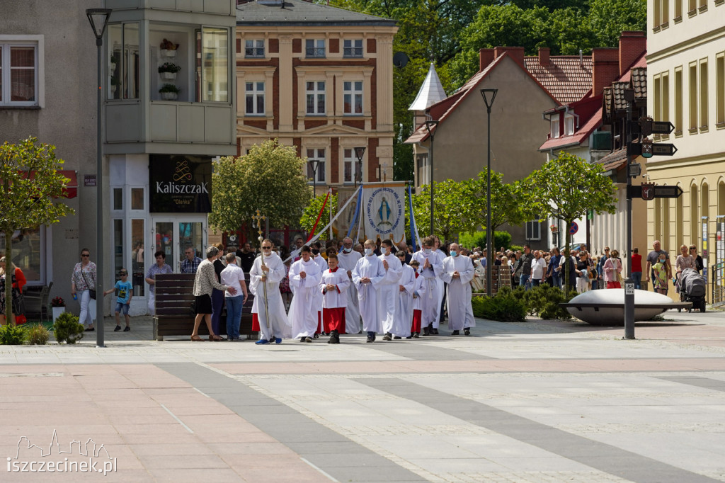 Boże Ciało. Tłumy na procesjach