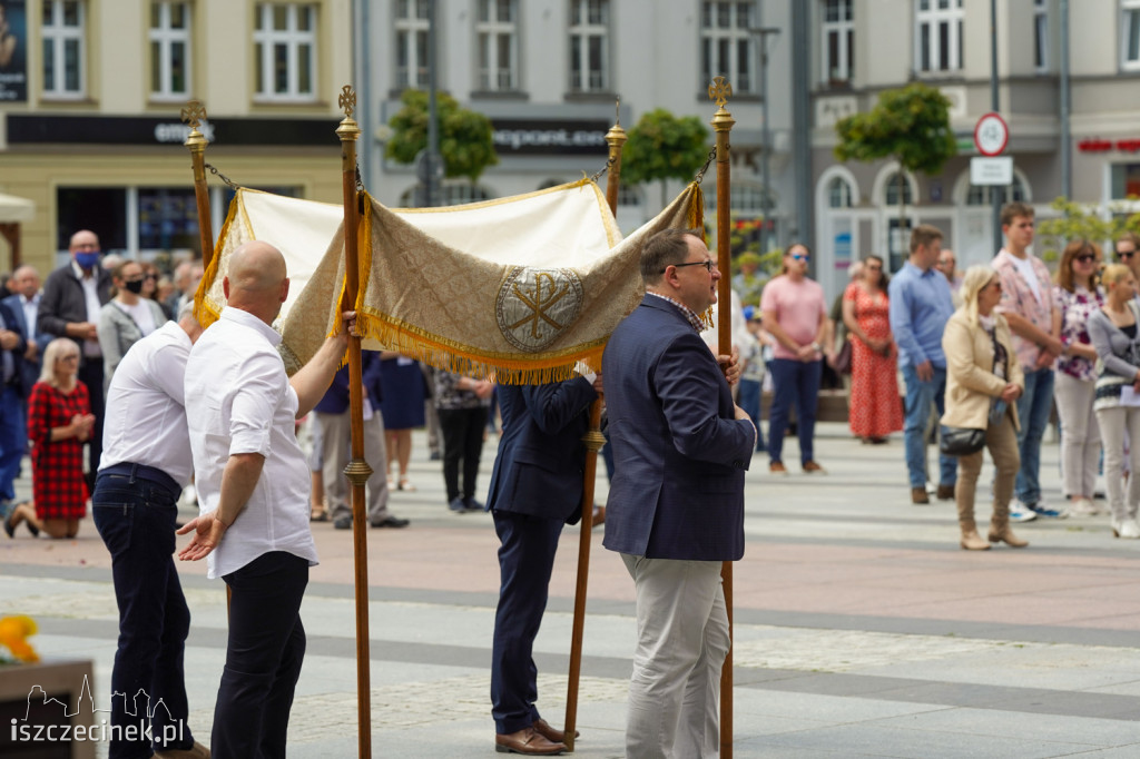 Boże Ciało. Tłumy na procesjach