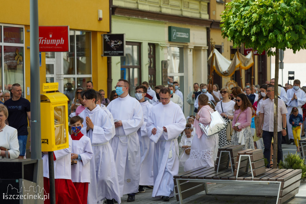 Boże Ciało. Tłumy na procesjach