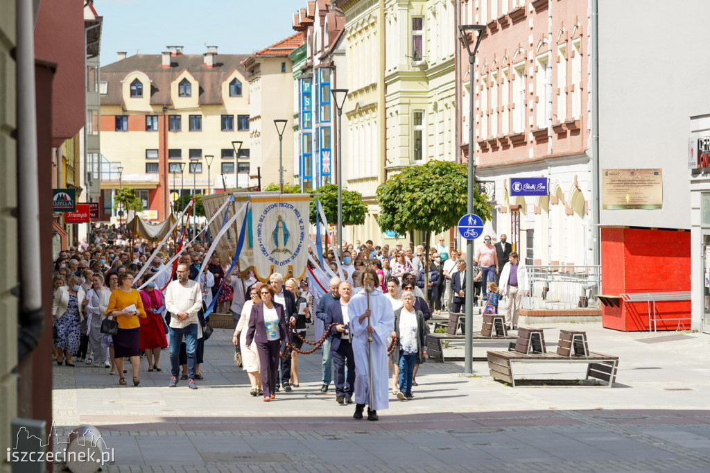 Boże Ciało. Tłumy na procesjach